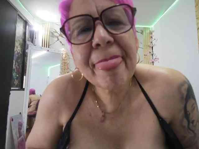 Modelo: Maturerose3