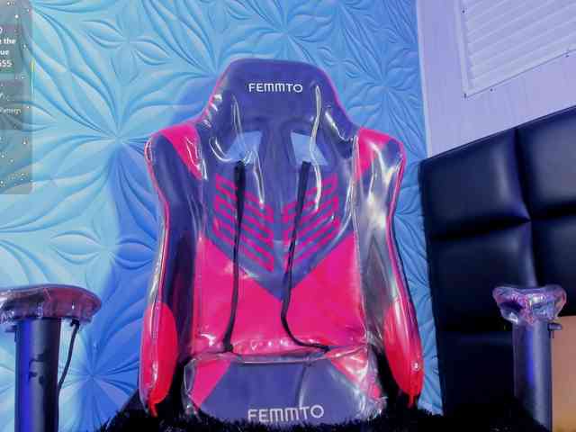Milk-max18 Live Webcam on BongaCams