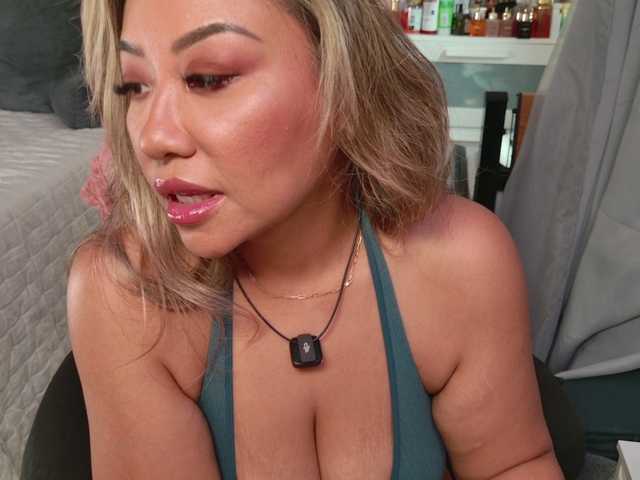 SpikedBella live cam on BongaCams