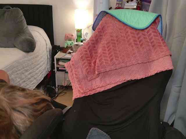 SpikedBella webcam