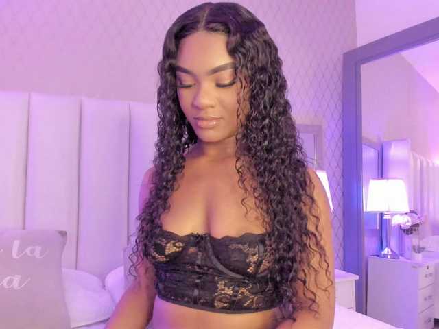 SophiaSmiiths live cam on BongaCams