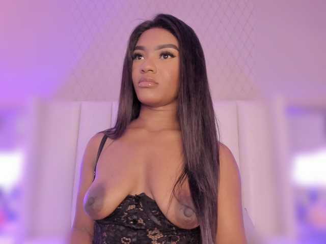 SophiaSmiiths live webcam show
