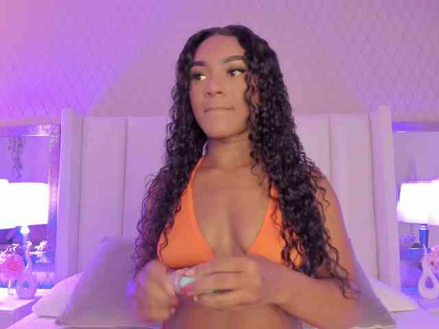 SophiaSmiiths webcam