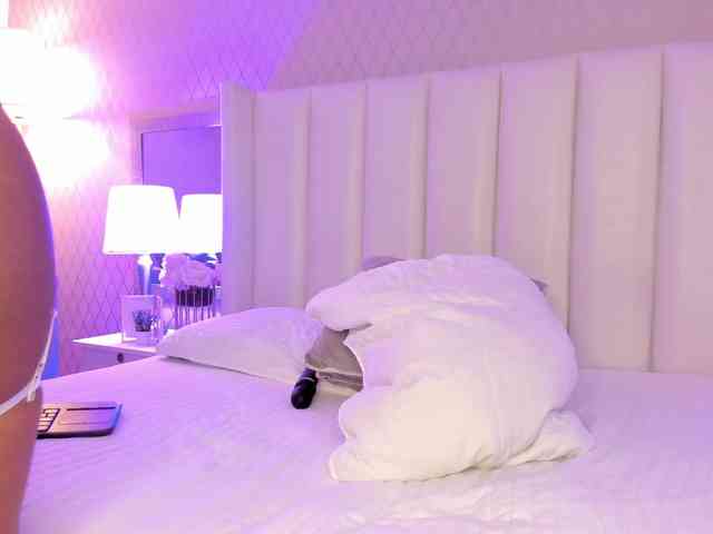 SophiaSmiiths webcam