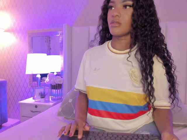 SophiaSmiiths webcam