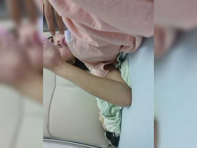 Selinababy99 live cam on BongaCams