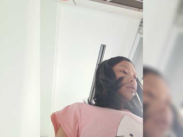 Selinababy99 live cam on BongaCams