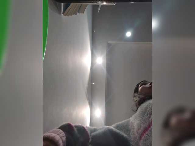 Selinababy99's BongaCams show and profile