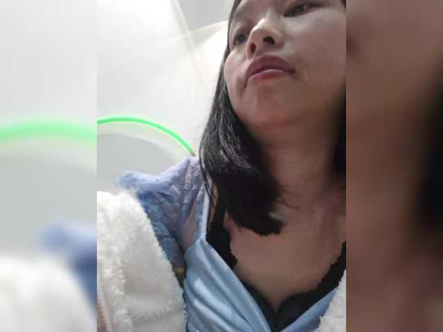 Selinababy99 live cam on BongaCams