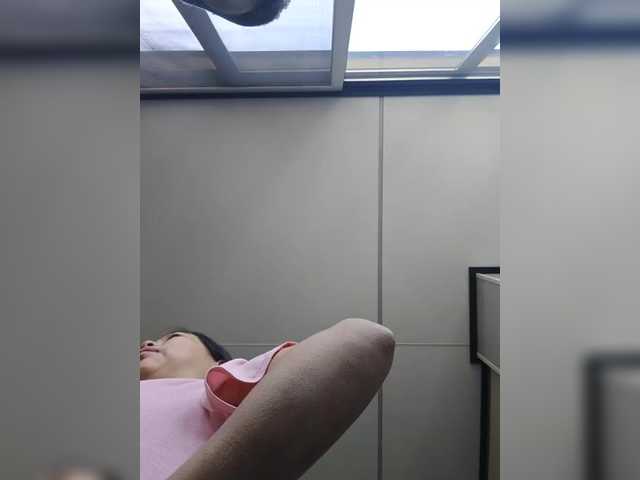 Selinababy99 live cam on BongaCams