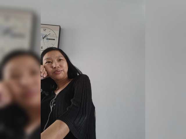 le modèle Selinababy99 est en webcam porno dans un show sur le site bongacams, il possède les tags suivants: Asian,Brunette,Hairy