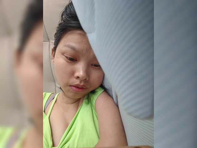 le modèle Selinababy99 est en webcam porno dans un show sur le site bongacams, il possède les tags suivants: Asian,Brunette,Hairy