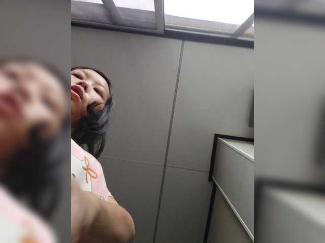Selinababy99 live cam on BongaCams