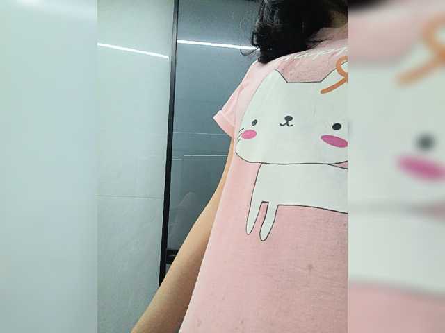 Selinababy99, 22 y/o - Live Cam on BongaCams