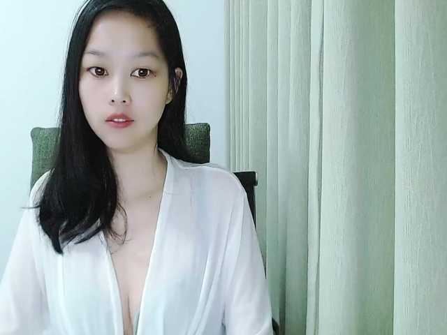 Selinababy99's BongaCams show and profile