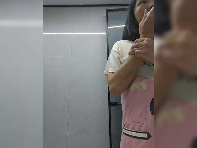 Selinababy99 live cam on BongaCams