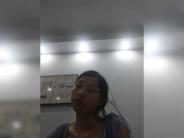 Chat with Selinababy99 live cam