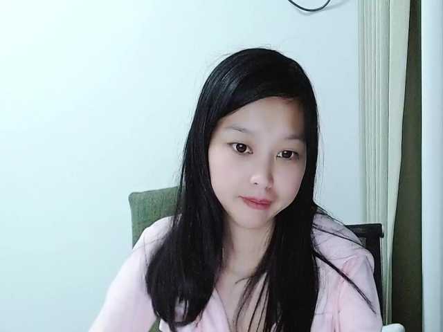 Selinababy99's BongaCams show and profile