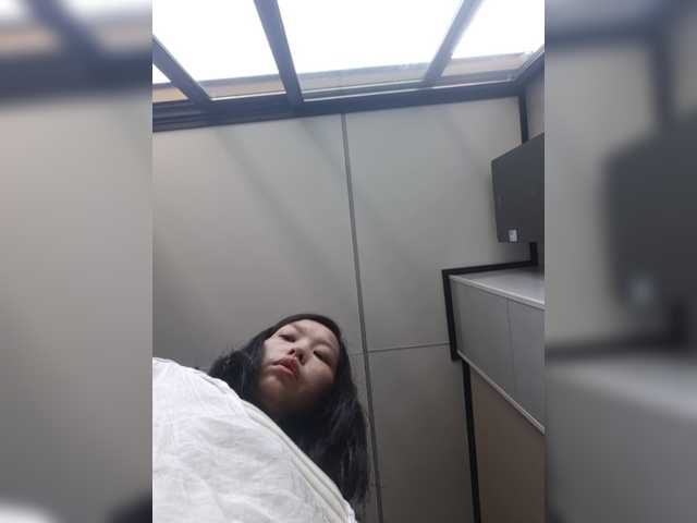 Selinababy99 live cam on BongaCams