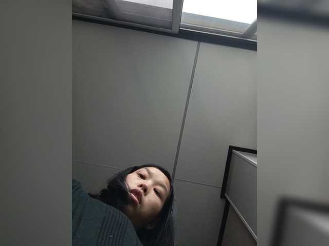 le modèle Selinababy99 est en webcam porno dans un show sur le site bongacams, il possède les tags suivants: Asian,Brunette,Hairy