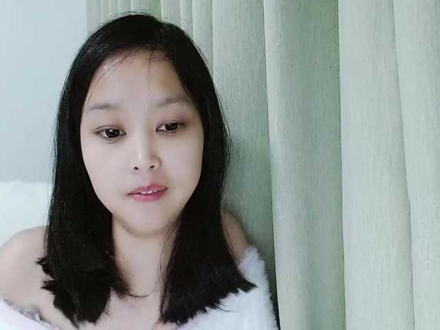 le modèle Selinababy99 est en webcam porno dans un show sur le site bongacams, il possède les tags suivants: Asian,Brunette,Hairy