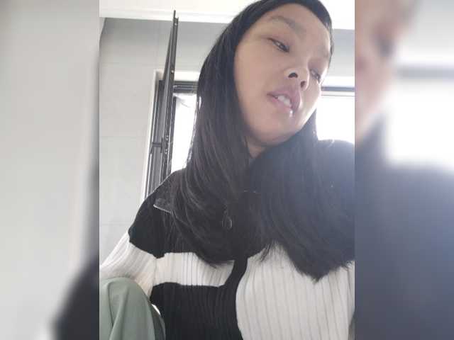 Selinababy99's BongaCams show and profile