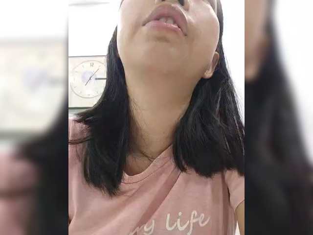 Chat with Selinababy99 live cam