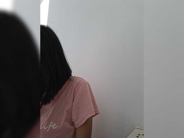 le modèle Selinababy99 est en webcam porno dans un show sur le site bongacams, il possède les tags suivants: Asian,Brunette,Hairy