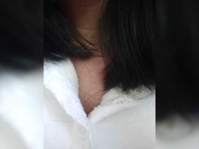 le modèle Selinababy99 est en webcam porno dans un show sur le site bongacams, il possède les tags suivants: Asian,Brunette,Hairy