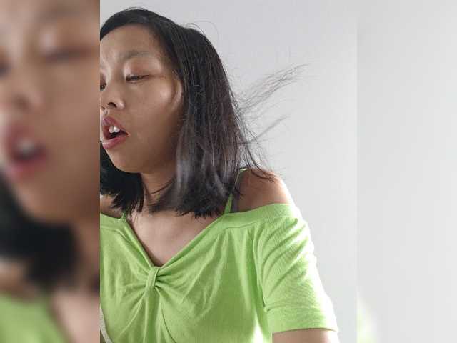 le modèle Selinababy99 est en webcam porno dans un show sur le site bongacams, il possède les tags suivants: Asian,Brunette,Hairy