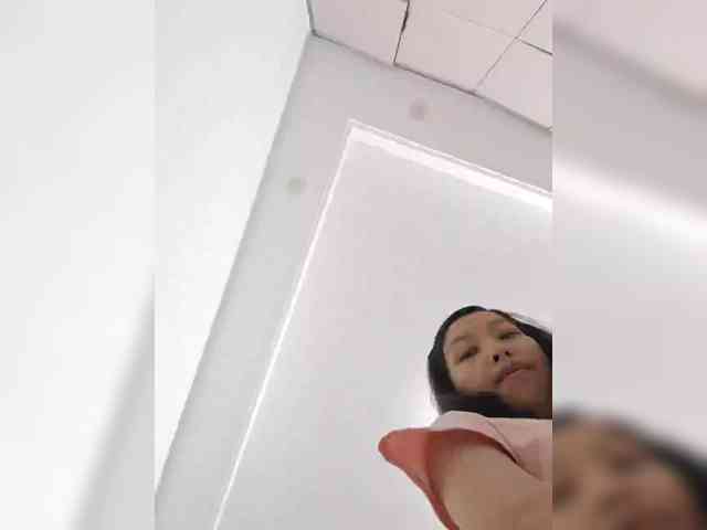 Selinababy99 Live Webcam on BongaCams