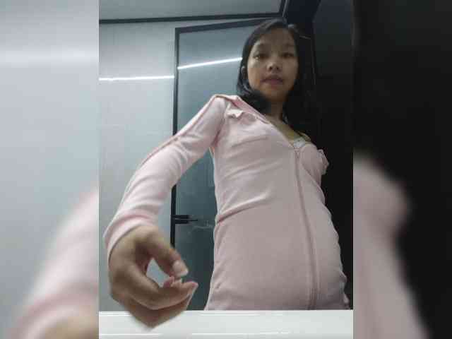 Selinababy99 Live Webcam on BongaCams