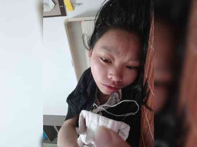 Selinababy99's cam show statistics and live stream