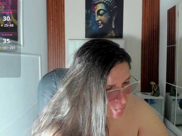 katty-femdom live cam preview