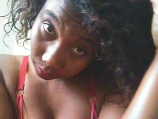 chachachocolate's Live Webcam