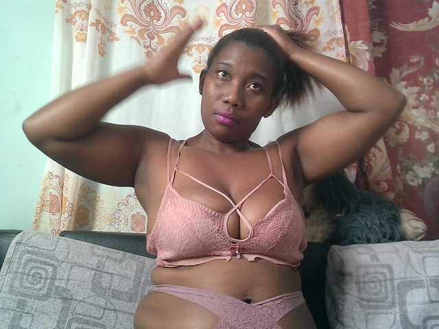 vanesslove live cam on BongaCams