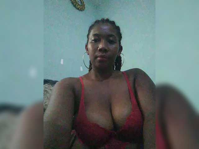 vanesslove Live Cam on BongaCams