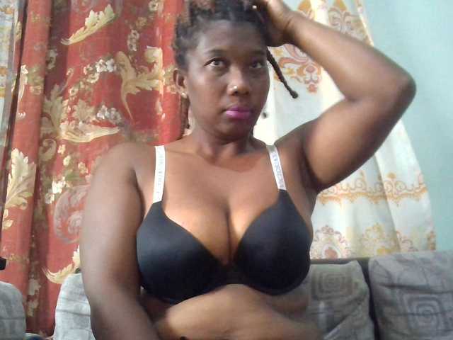 vanesslove live cam on BongaCams