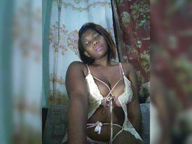vanesslove live cam on BongaCams
