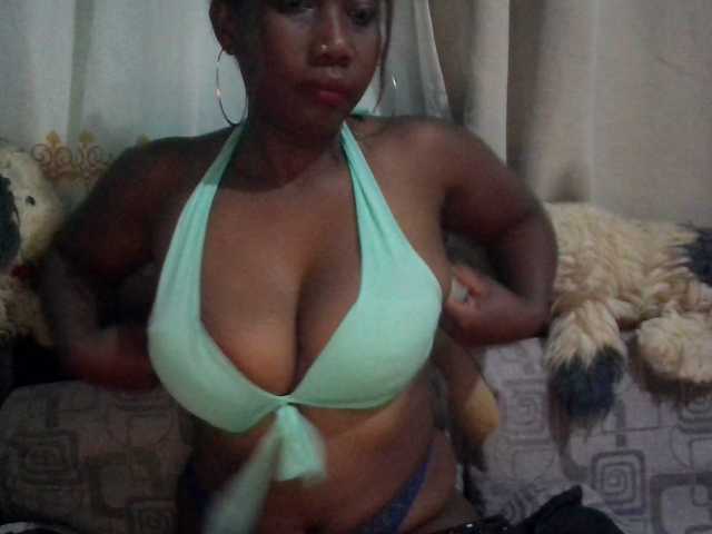 vanesslove live cam on BongaCams