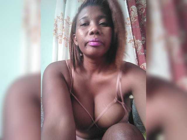 vanesslove live cam on BongaCams