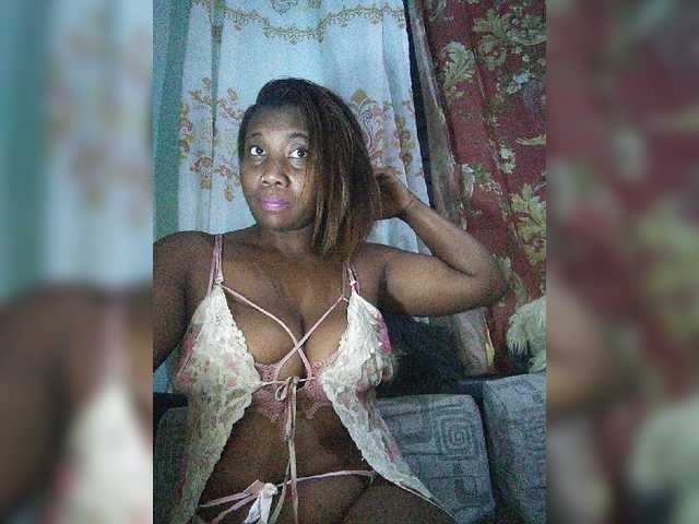 vanesslove live cam on BongaCams