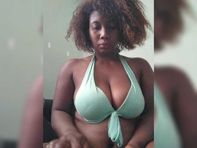 vanesslove live cam on BongaCams