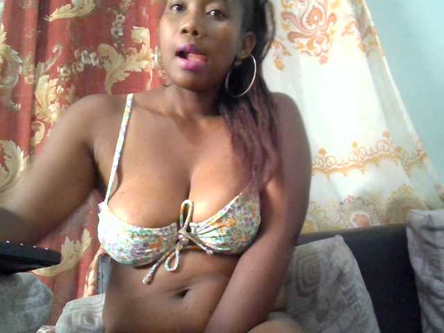 Sweetyblackchocolat live cam on BongaCams