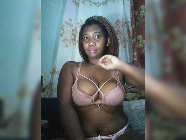 vanesslove live cam on BongaCams