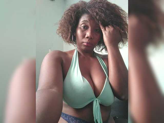 vanesslove live cam on BongaCams