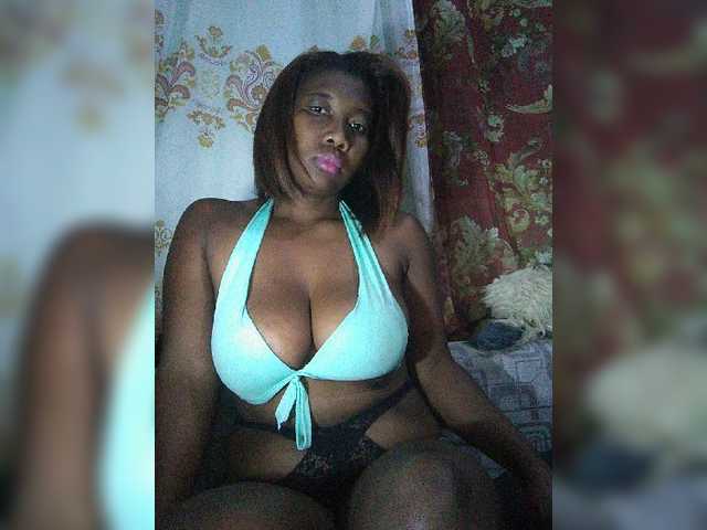 vanesslove live cam on BongaCams