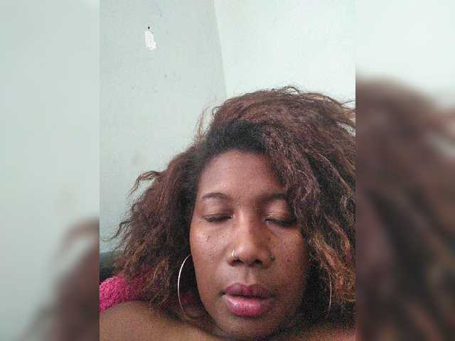 vanesslove live cam on BongaCams