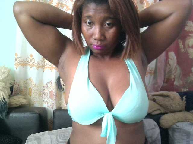 vanesslove live cam on BongaCams