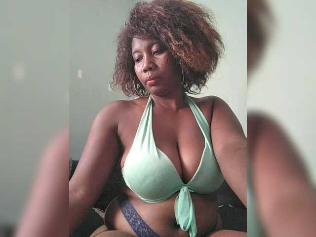 vanesslove live cam on BongaCams